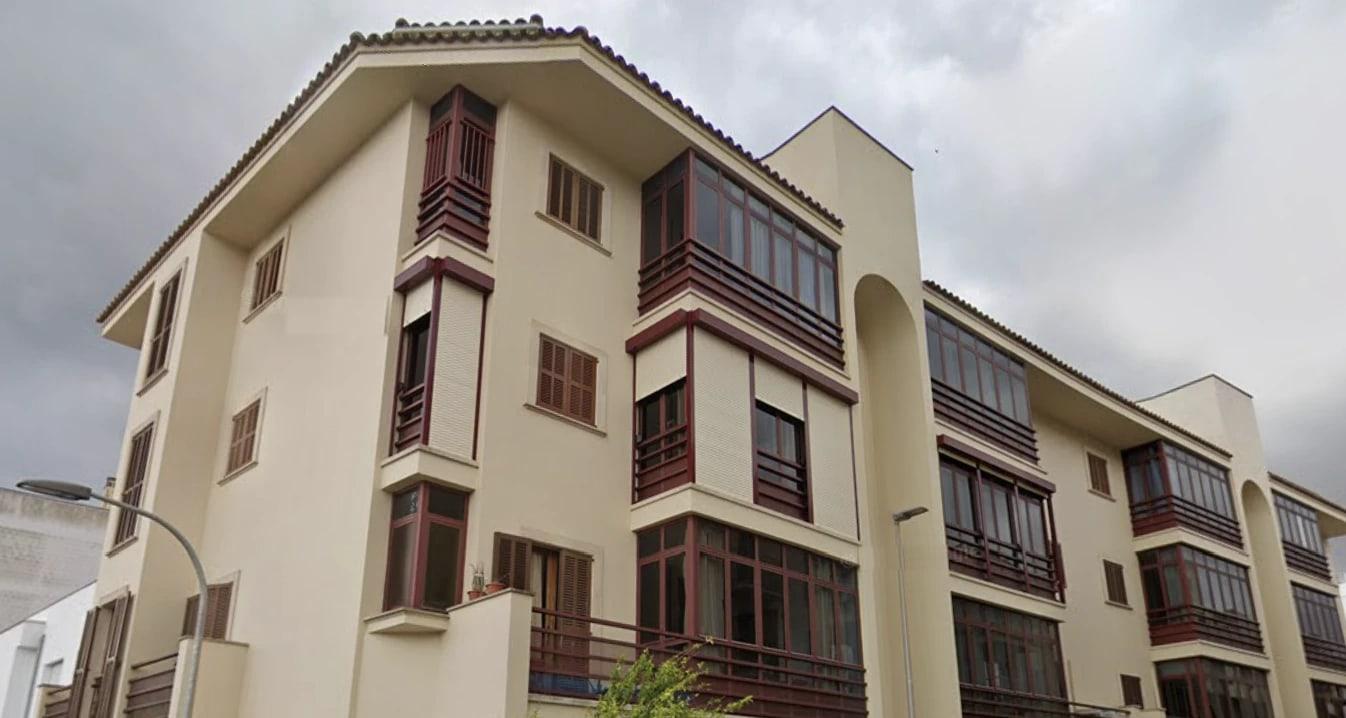 Facade of the building of the Manacor flat (Mallorca)